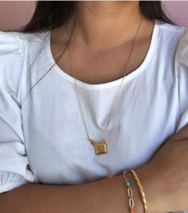Smuk halskæde med 3 zirconia fra Enamel Copenhagen.
